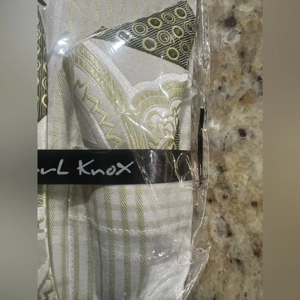 Men’s Dress Shirt Set - Picture 3 of 5